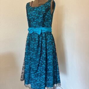 Women’s Medium Teal Blue Lace Overlay Party Dress Bow Waist Vintage Goth Grunge